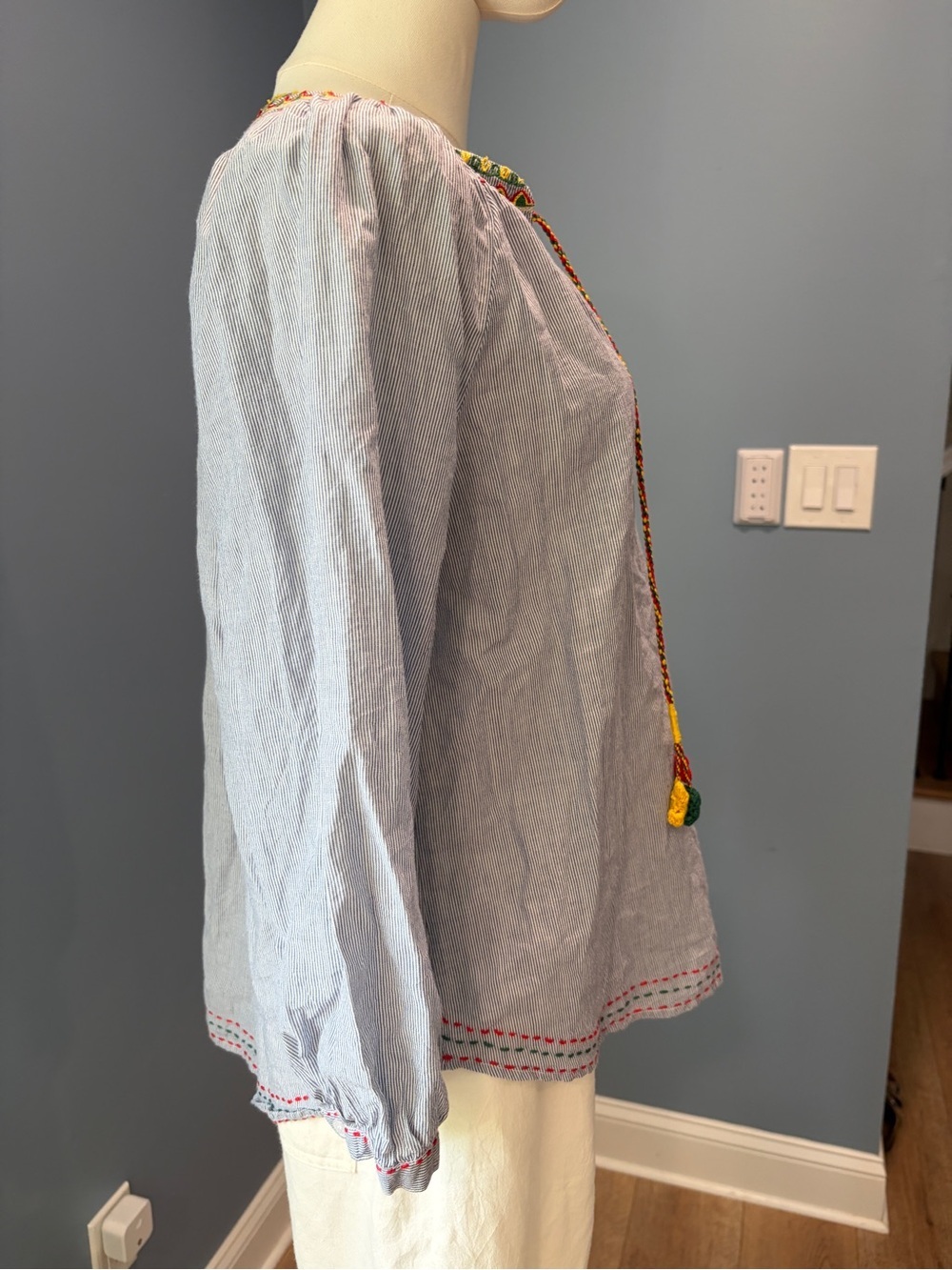 Velvet by Graham & Spencer Striped Embroidered Peasant Blouse Medium - Picture 8 of 10